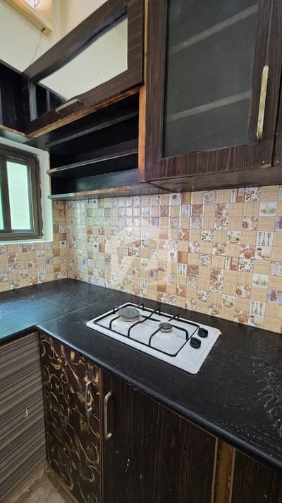 10 Marla Uper Portion available for Rent in Valancia housing Society Lahore Bijli Pani Gass available