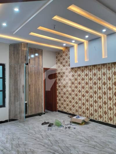 کے ڈی اے آفیسرز سوسائٹی گلشنِ اقبال ٹاؤن,کراچی میں 5 کمروں کا 16 مرلہ مکان 35.0 کروڑ میں برائے فروخت۔