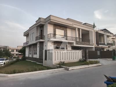 Media Town 12 Marla Corner House For Sale