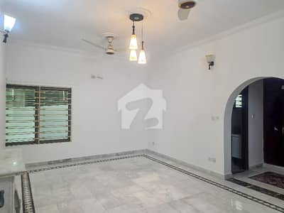 3 bed falayt for rent samama tower 2 gulbarg gareen Islamabad