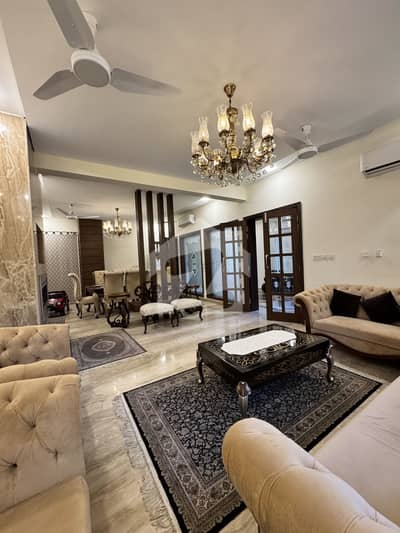 F10 EXCELLENT HOUSE IDEAL LOCATION 8 BED ROOMS MODREN FITTING SPECIOUS WASHROOMS F10 EXCELLENT HOUSE IDEAL LOCATION 8 BED ROOMS MODREN FITTING SPECIOUS WASHROOMS