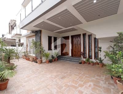 Prime Location D-12/4 House Sized 10 Marla Is For Sale