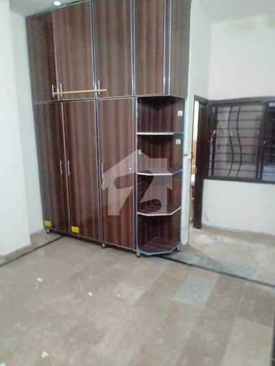 Single Bed Loung Kitchen Bath Prime Location Empress Road Near Shimla Hill Near Davis Road Lahore