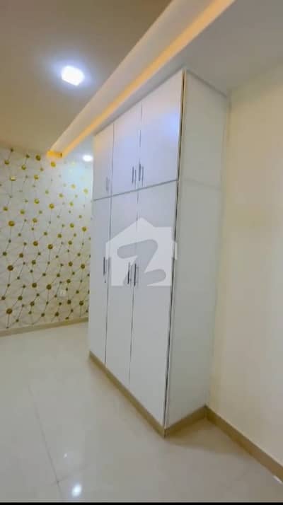 10 Marla Lower Portion Available In Central Park Housing Scheme Lahore