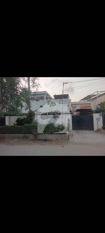 House For Sale 5 Star Block D 400 Sqy Dubble Story 6 Bed Drawing Lounge West Open Sweet Water Maintain