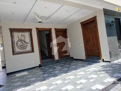 ٹاپ سٹی 1 - بلاک اے ٹاپ سٹی 1,اسلام آباد میں 5 کمروں کا 10 مرلہ مکان 1.65 لاکھ میں کرایہ پر دستیاب ہے۔ ٹاپ سٹی 1 - بلاک اے ٹاپ سٹی 1,اسلام آباد میں 5 کمروں کا 10 مرلہ مکان 1.65 لاکھ میں کرایہ پر دستیاب ہے۔