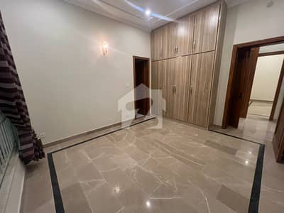 Luxury, Comfort & ConvenienceAll Under One Roof House For Rent Luxury, Comfort & ConvenienceAll Under One Roof House For Rent