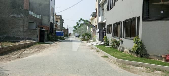 5 Marla plot Available for sale in Eden Residence college road Lahore