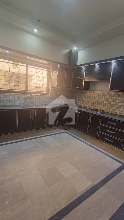 10 Marla Like Brand New House For Sale In Bahria Twon Lahore. 10 Marla Like Brand New House For Sale In Bahria Twon Lahore.