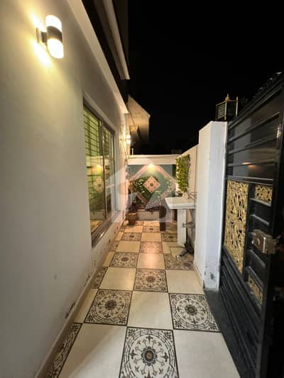 Furnished 5 Marla Prime Location House