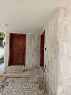 1 Kanal Beautiful House Available For Rent