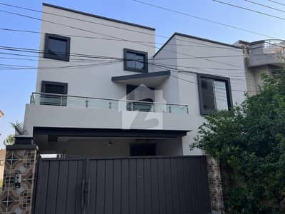11 MARLA DEMANDING HOUSE WITH SERVENT QUATER AT HOT LOCATION AVAILABLE FOR SALE