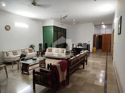 1 KANAL UPPER PORTION AVAILABLE FOR RENT IN LDA AVENUE 1