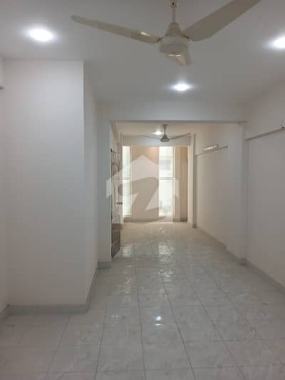 المرتضی کمرشل ایریا ڈی ایچ اے فیز 8,ڈی ایچ اے ڈیفینس,کراچی میں 2 مرلہ Studio دفتر 65.0 ہزار میں کرایہ پر دستیاب ہے۔