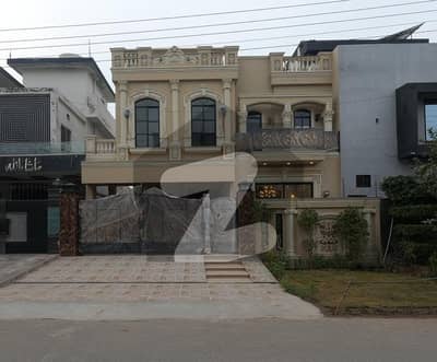 Idyllic Prime Location House Available In Formanites Housing Scheme - Block M For Sale