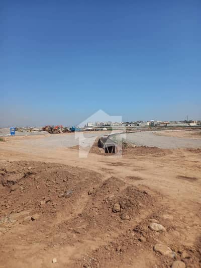 1 kannal park facing + 70 feet wide residential plot available for sale in F 14 /3