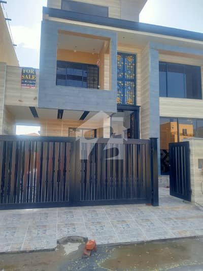 FURNISHED Room For LADY Available In Prime Location Of LAHORE