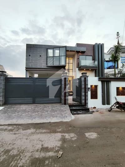 14 Marla Luxury Villa Is Available For Sale