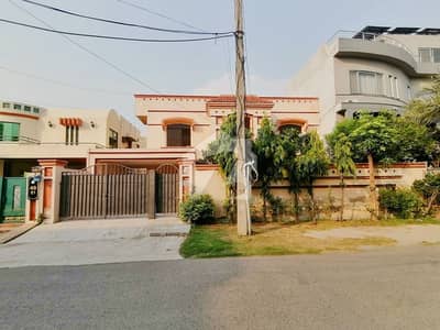 Stunning Prime Location House Is Available For sale In Wapda Town Phase 1 - Block E1