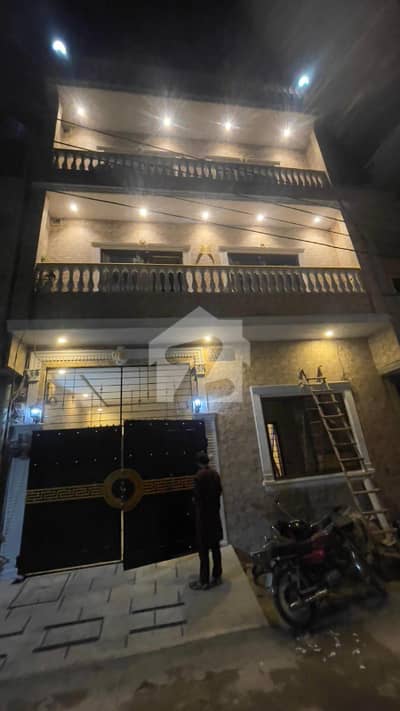 5.5 Marla Beautiful Triple Storey House Urgent For Sale Prime location jameel Town Naer Leaqt chowk in Sabzazar