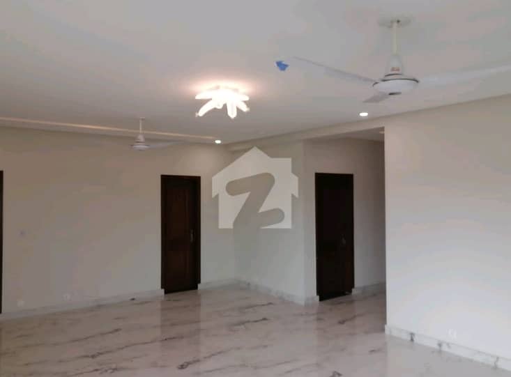 Centrally Located Flat For Sale In Askari 10 Available Centrally Located Flat For Sale In Askari 10 Available