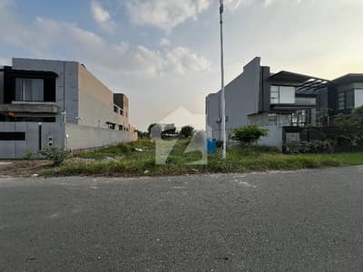 1 KANAL PLOT ON 60FT CARPETED ROAD NEAR POSSESSION