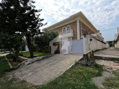 678 Sq Yard F-10 Double Story Two Houses Available For Sale