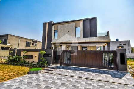 1 KANAL ELEGANT & SUPER HOT LOCATED BUNGALOW IS AVAILABLE IN THE BEST BLOCK OF DHA LAHORE.