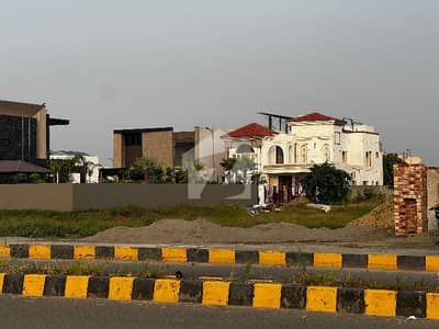 ڈی ایچ اے فیز 8 - بلاک ٹی فیز 8,ڈیفنس (ڈی ایچ اے),لاہور میں 1 کنال رہائشی پلاٹ 5.5 کروڑ میں برائے فروخت۔ ڈی ایچ اے فیز 8 - بلاک ٹی فیز 8,ڈیفنس (ڈی ایچ اے),لاہور میں 1 کنال رہائشی پلاٹ 5.5 کروڑ میں برائے فروخت۔