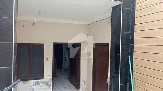 مدینہ ٹاؤن فیصل آباد میں 10 مرلہ زیریں پورشن 50.0 ہزار میں کرایہ پر دستیاب ہے۔