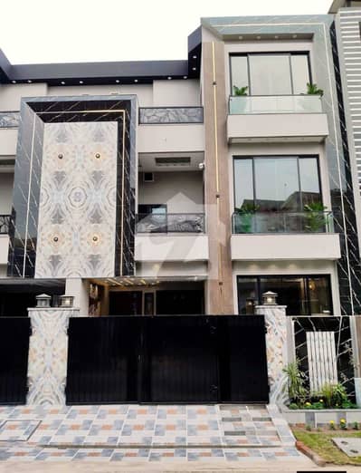 05 Marla Luxury House For Sale In Park View City Lahore