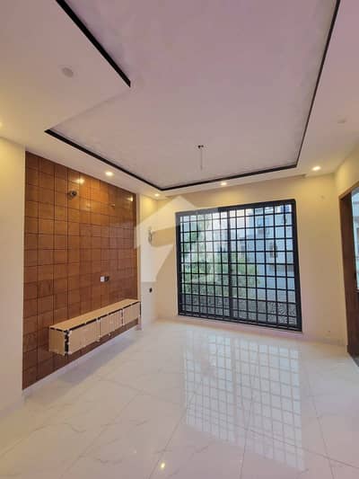 10 Marla Upper Portion Available For Rent In Park View City Lahore 10 Marla Upper Portion Available For Rent In Park View City Lahore