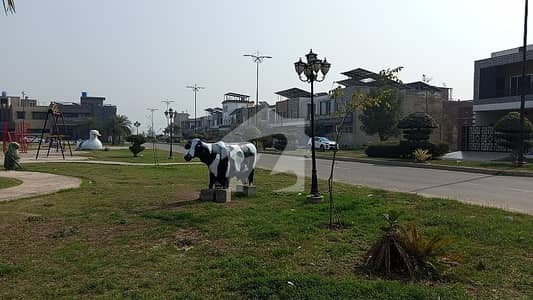 7 Marla Non Corner Plot For Sale