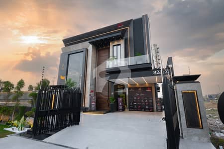 MOST LUXURIOUS 1 KANAL FULLY FURNISHED HOUSE WITH BASEMENT, GYM, ROOFTOP & LIFT WITH ORIGINAL PICTURES FOR SALE. ALSO 25KW SOLAR INSTALLED.