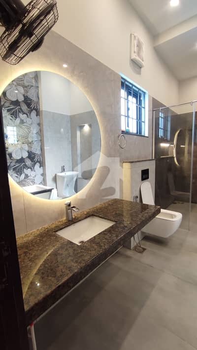 NICE LOCATION ONE KANAL OUT CLASS CONDITION HOUSE AVAILABLE FOR SALE NICE LOCATION ONE KANAL OUT CLASS CONDITION HOUSE AVAILABLE FOR SALE