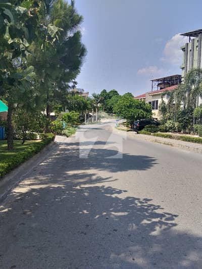 PRIME LOCATION ONE KANAL PLOT AVAIL FOR SALE DHA PHASE 1 ISLD