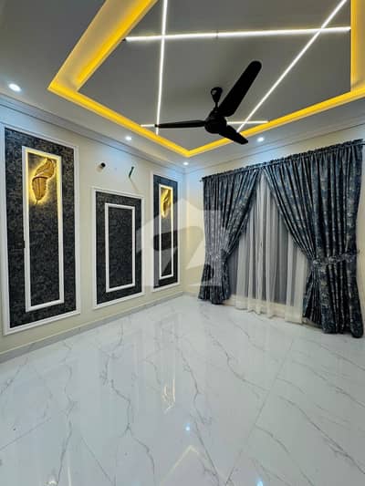 پارک ویو سٹی لاہور میں 4 کمروں کا 5 مرلہ مکان 2.45 کروڑ میں برائے فروخت۔ پارک ویو سٹی لاہور میں 4 کمروں کا 5 مرلہ مکان 2.45 کروڑ میں برائے فروخت۔