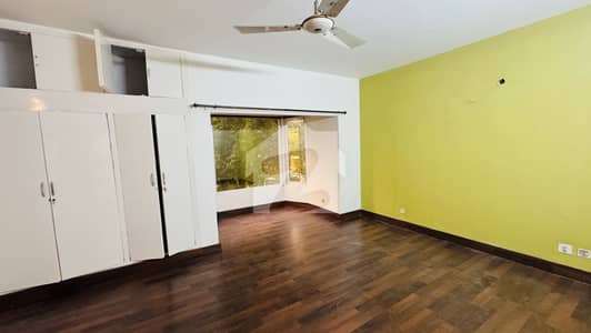 F-8 Prime Location Corner House For Sale | 944 Sq. Yards | 5 Bedroom