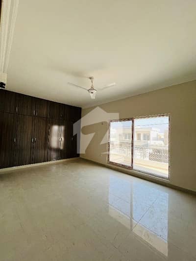 Falcon Complex New Malir House Sized 500 Square Yards For sale