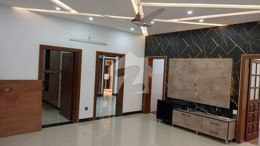 G 8 House For Sale 30x70