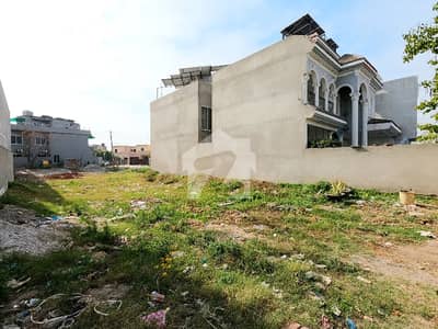 On Excellent Location 15 Marla Residential Plot In P & D Housing Society - Block B1 Is Best Option
