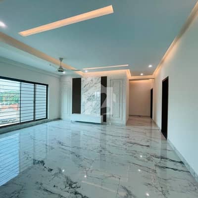 Ring Road Facing 12 Marla spacious 4 Bed Brand New Flat for urgent Rent in Askari 10 Sec-S!
