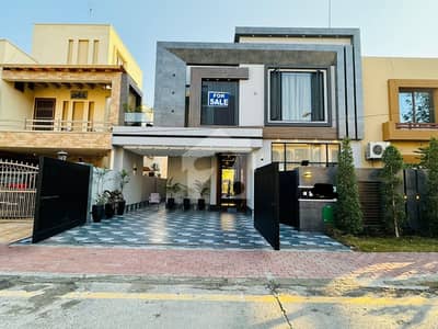 بحریہ ٹاؤن رفیع بلاک بحریہ ٹاؤن سیکٹر ای,بحریہ ٹاؤن,لاہور میں 5 کمروں کا 10 مرلہ مکان 3.0 کروڑ میں برائے فروخت۔