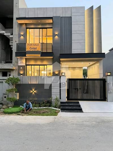 5 Marla Luxury House is Available For Sale in Bahria Town Lahore