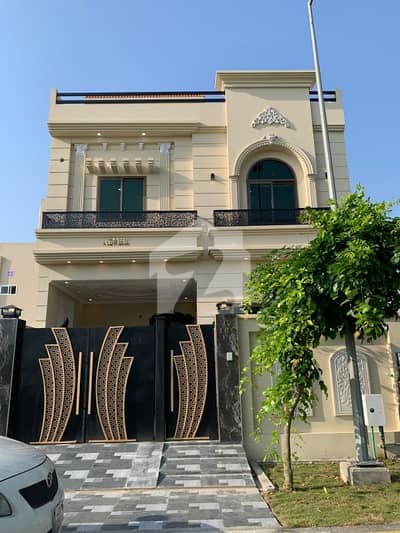 رئیل پام سٹی ایمن آباد موڑ,گوجرانوالہ میں 4 کمروں کا 5 مرلہ مکان 1.8 کروڑ میں برائے فروخت۔