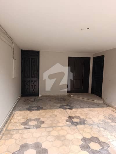 10 Marla House Available For Rent