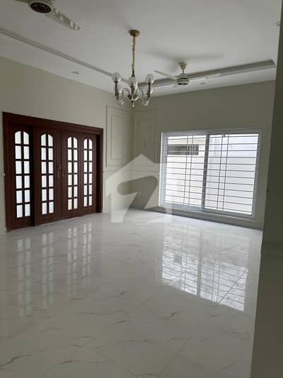 500 SQ YD INDEPENDENT CORNER HOUSE AVAILABLE FOR RENT BY OWNERS OF HOUSE GROUP AT NEW FALCON COMPLEX MALIR