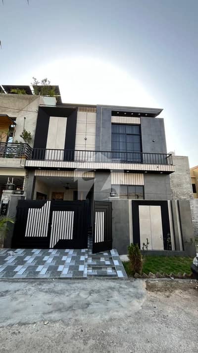 5 Marla Ultra Modern Double Heighted And Facing Park House For Sale In Bismillah Housing Scheme