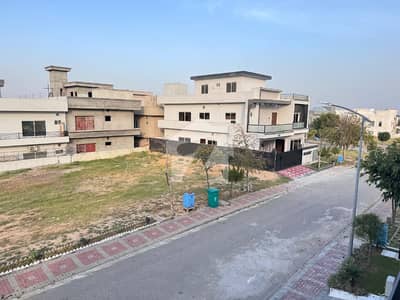 ٹاپ سٹی 1 - بلاک بی ٹاپ سٹی 1,اسلام آباد میں 1 کنال رہائشی پلاٹ 2.25 کروڑ میں برائے فروخت۔