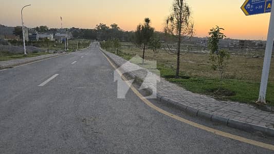 7 Marla Developed Plot, Heighted Location.